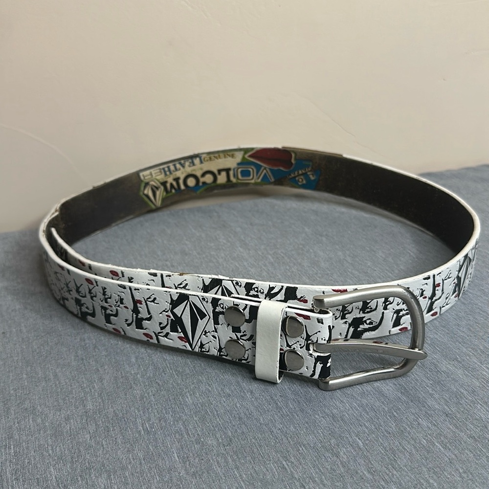 Vintage Volcom leather belt size 34-38